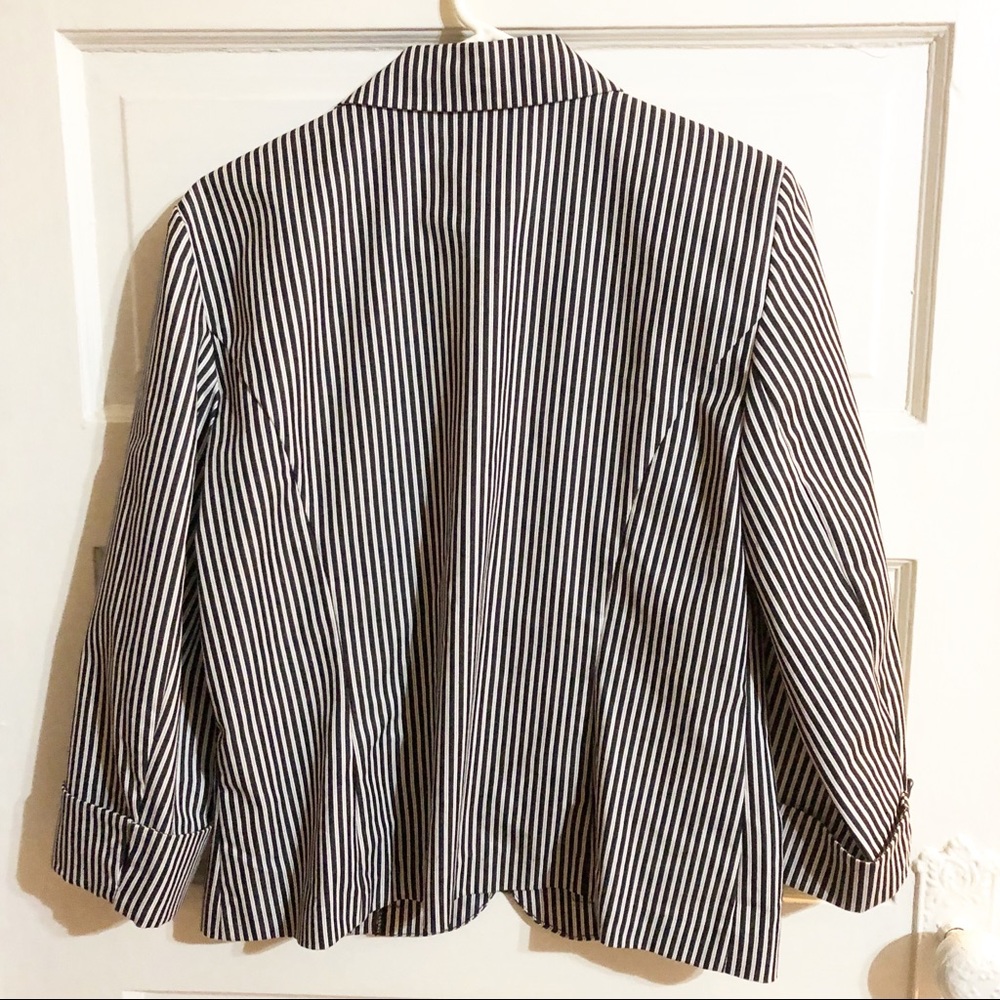 Dress Barn Black & White Pinstripe Blazer - Med - Picture 2 of 5